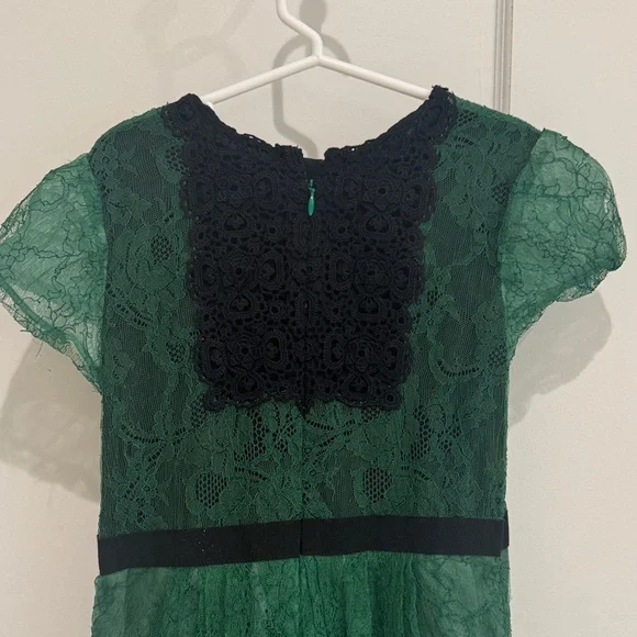Burberry kids Burberry Prorsum Lace Midi Dress in Green Polyamide size 10 Burberry kids Burberry Prorsum Lace Midi Dress in Green Polyamide size 10